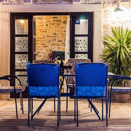 Holiday Home Sandra Sukosan Luaran gambar